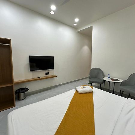 Hotel Sky Way Inn Hisār المظهر الخارجي الصورة
