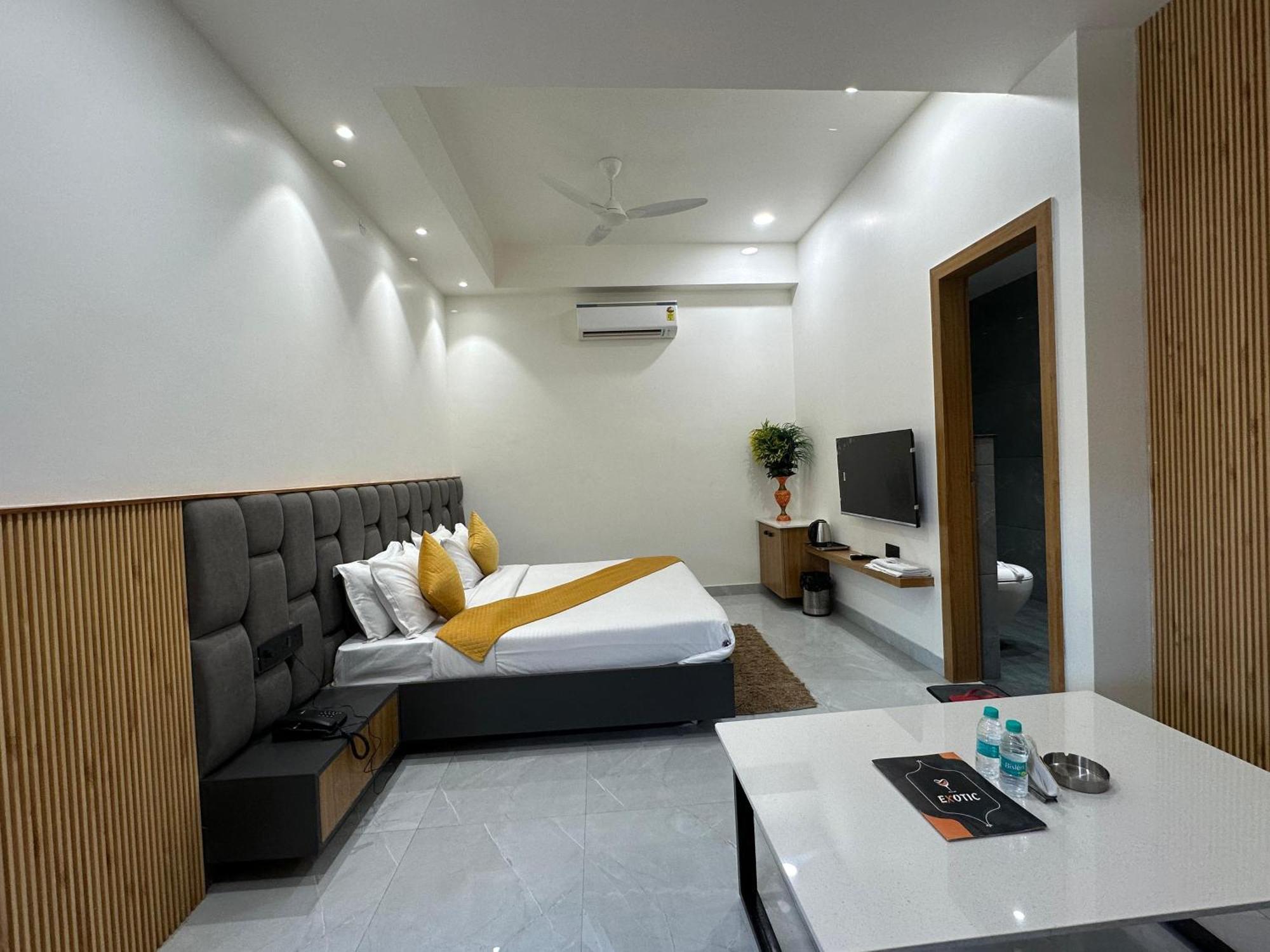 Hotel Sky Way Inn Hisār المظهر الخارجي الصورة