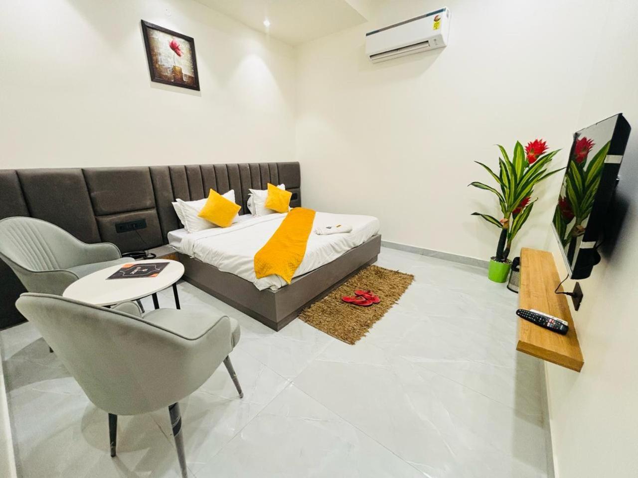 Hotel Sky Way Inn Hisār المظهر الخارجي الصورة
