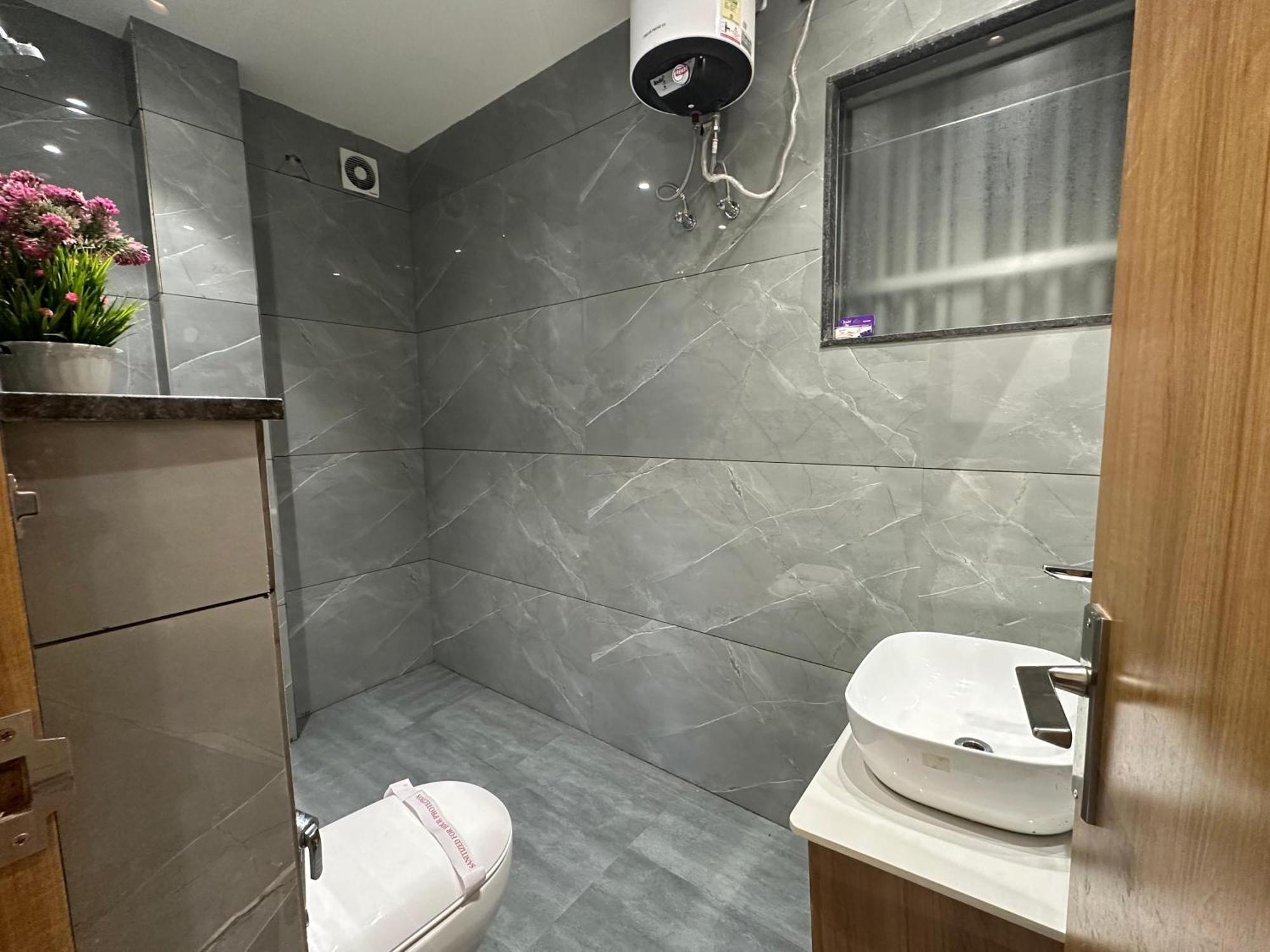 Hotel Sky Way Inn Hisār المظهر الخارجي الصورة
