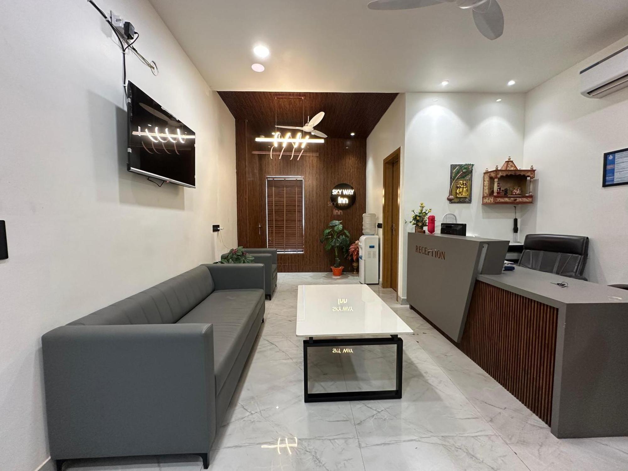 Hotel Sky Way Inn Hisār المظهر الخارجي الصورة